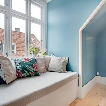 Luxurious And Bright Aartment In The City Center
